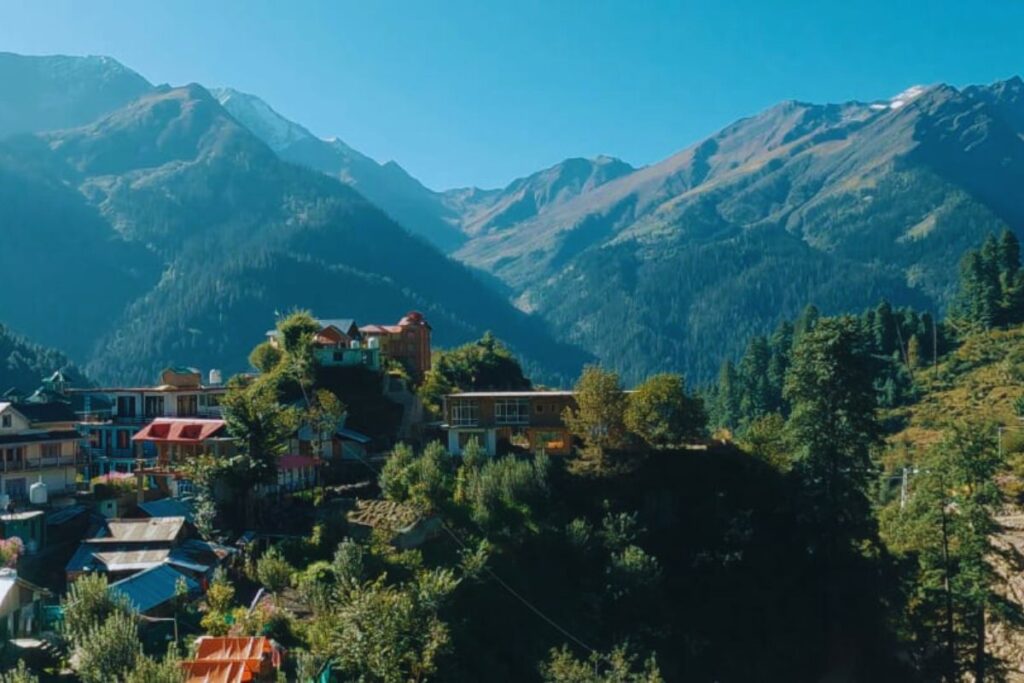 Trekking trail from Kasol to Tosh village in Parvati Valley, Himachal Pradesh with scenic mountain views – 2025 travel guide
