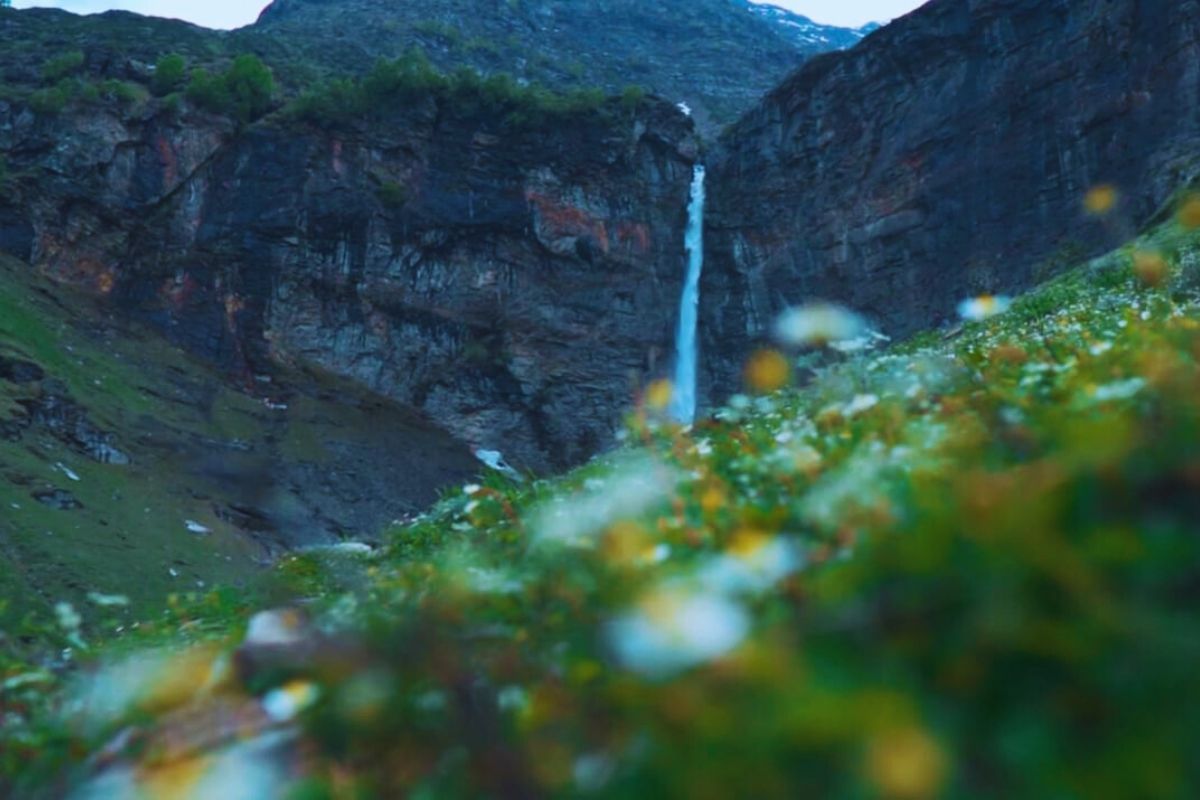 Travel tips for visiting waterfalls in Himachal 