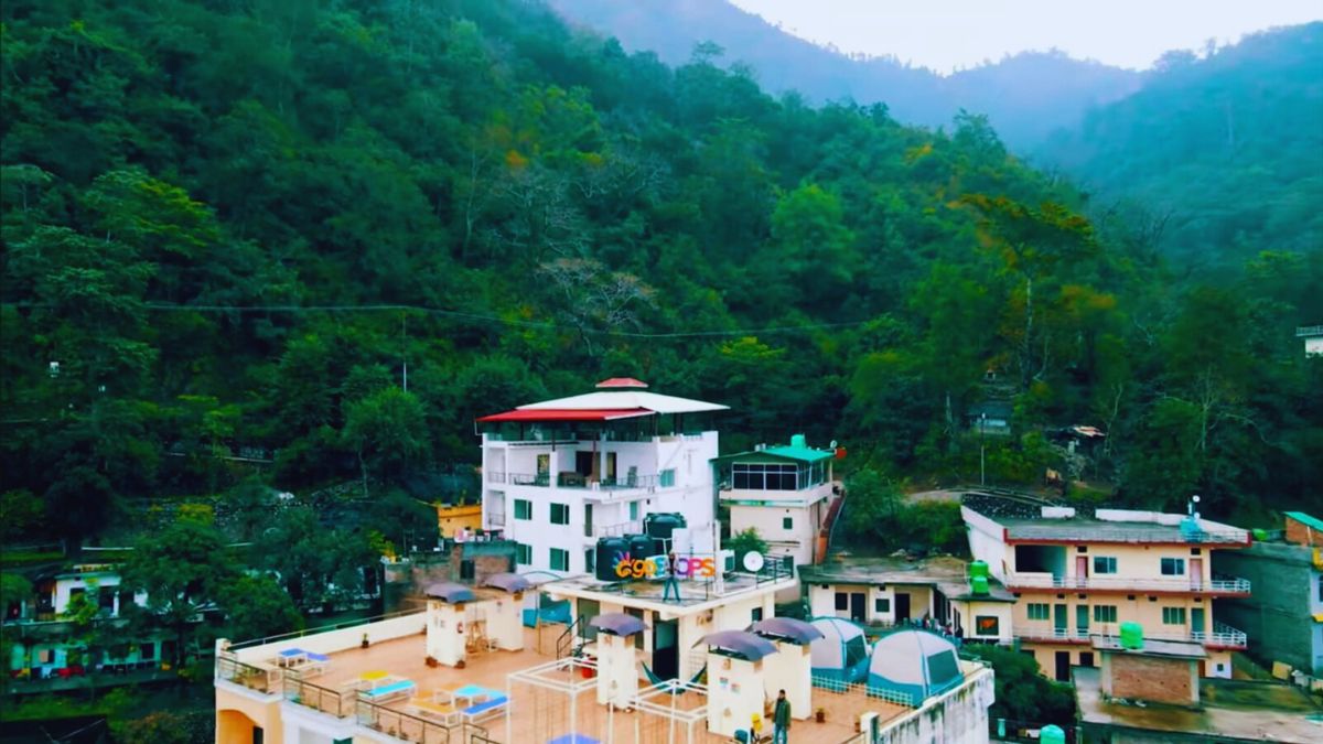Budget hostel stay in Rishikesh Tapovan