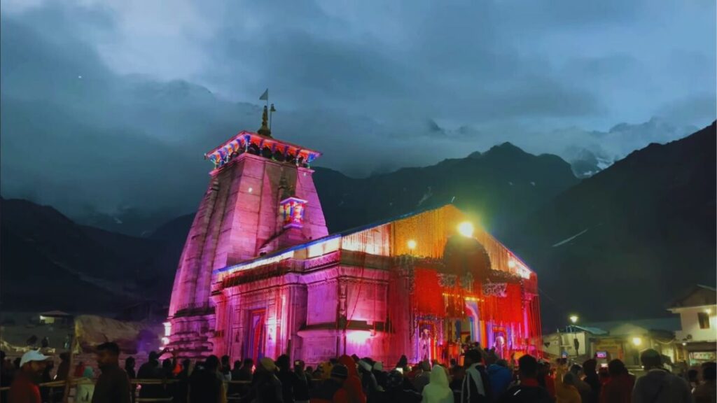 Rishikesh to Kedarnath route with Himalayan mountain backdrop