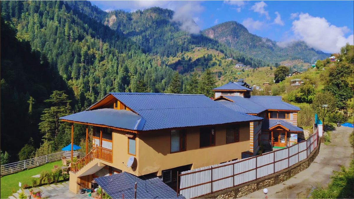 Shoja homestay with forest views near Jalori Pass on a budget trip