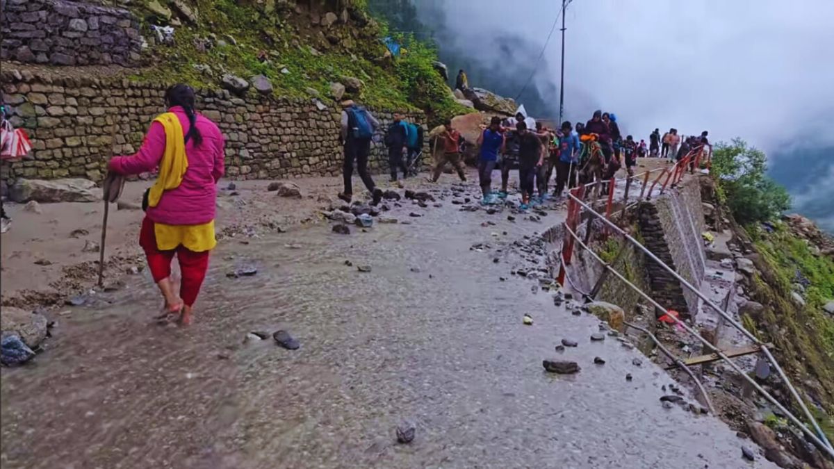  Kedarnath in July-August 2025. Slippery trek path to Kedarnath with rain and fog